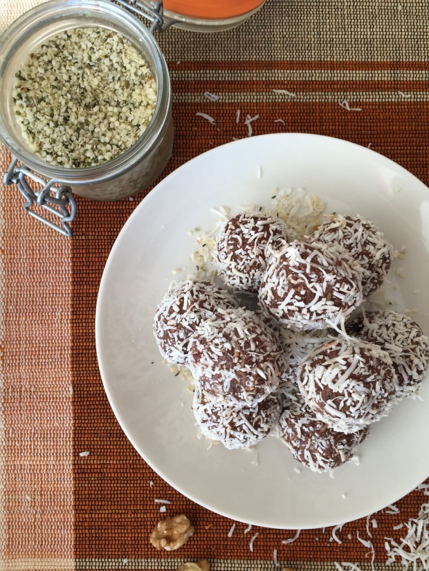 energy-balls-top-with-jar